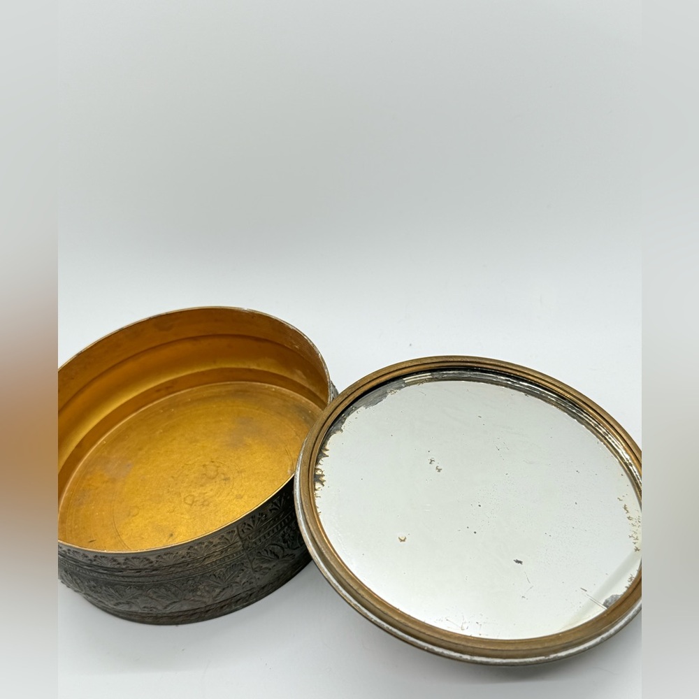 Vintage PNCW USA Metal Round Victorian Lady Jewelry Trinket Box - Picture 8 of 8